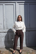 Klassiche Hose mit Gürtel