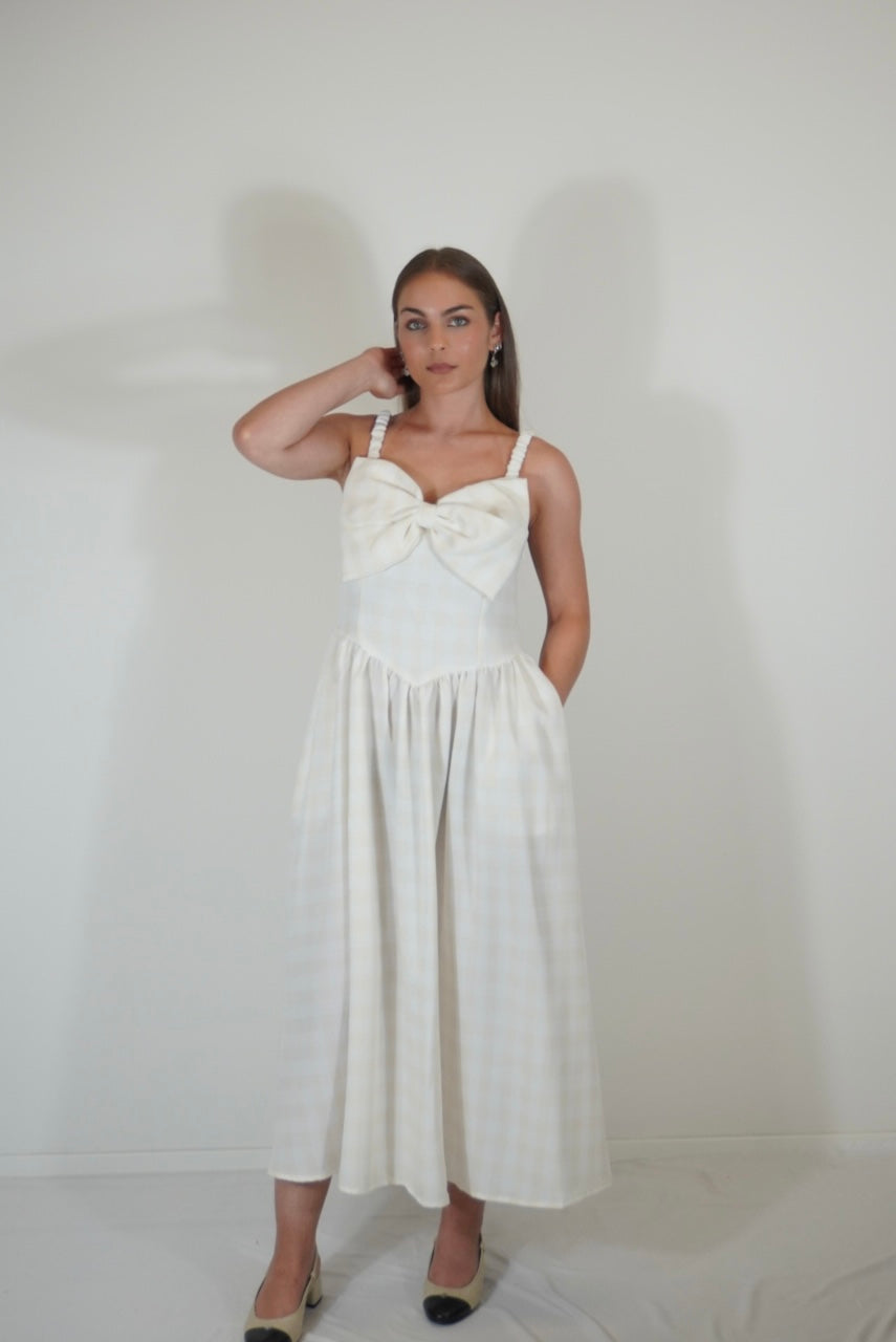 Kleid mit Schleife